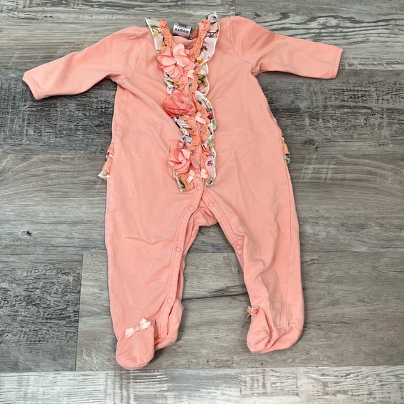 NWOT Nanette Lepore Footed Sleeper Peach With Floral Ruffles Size 3-6 Months - Picture 1 of 3